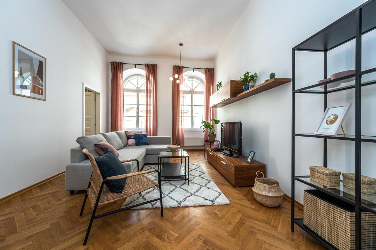 Charles Apartments In Old Town Прага Екстер'єр фото