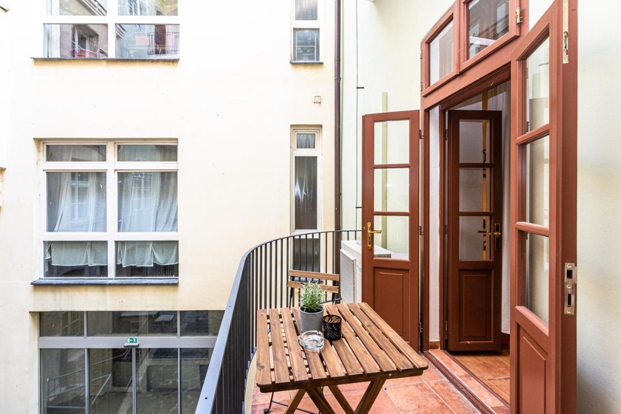Charles Apartments In Old Town Прага Екстер'єр фото