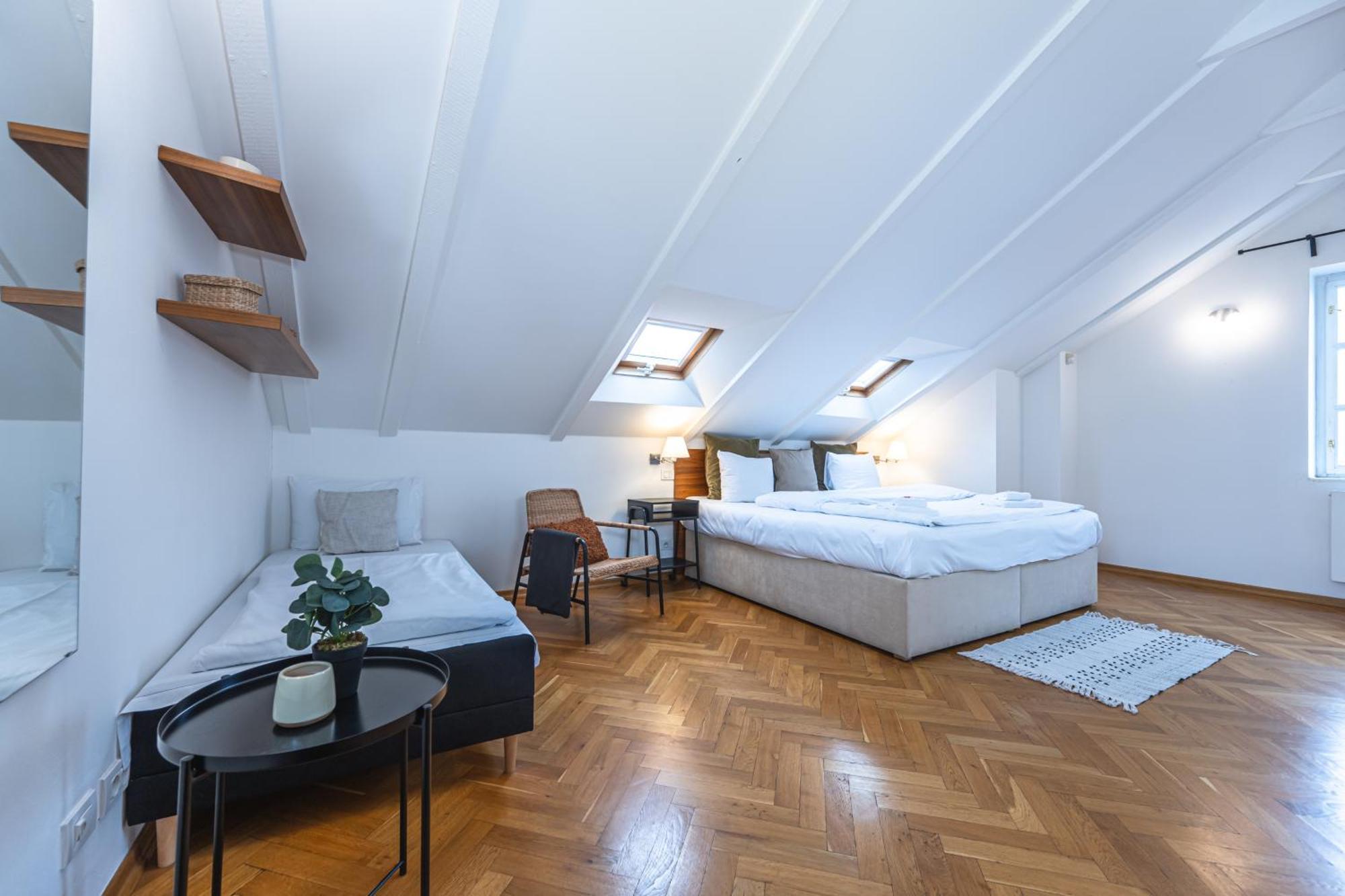 Charles Apartments In Old Town Прага Екстер'єр фото