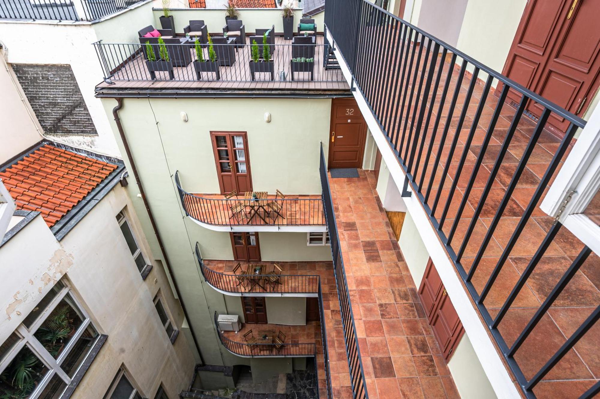 Charles Apartments In Old Town Прага Екстер'єр фото