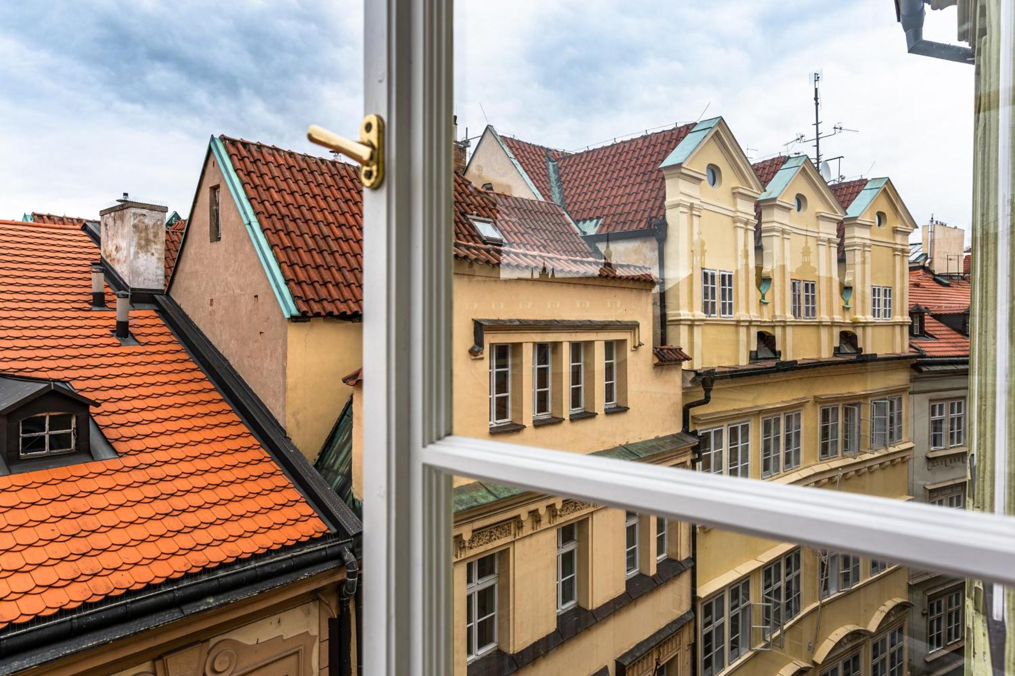 Charles Apartments In Old Town Прага Екстер'єр фото