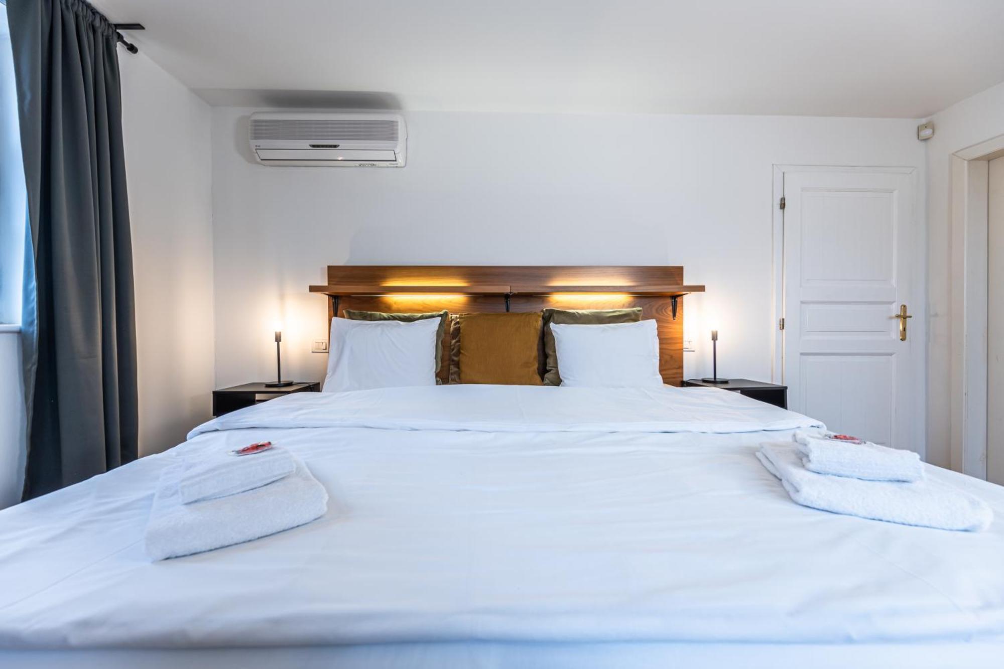 Charles Apartments In Old Town Прага Номер фото